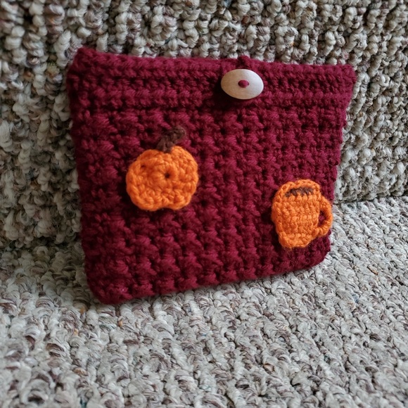 Handmade Pumpkin Spice Burgundy Crochet Bag‎ - Picture 6 of 7